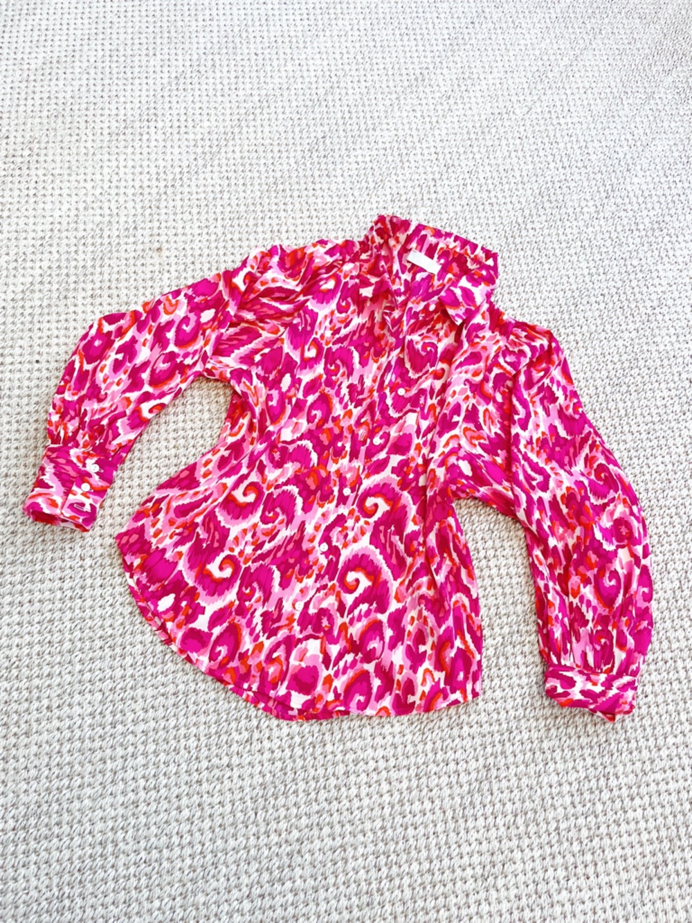 Q2 Women’s Pink Abstract Print Button Front Blouse Size Small